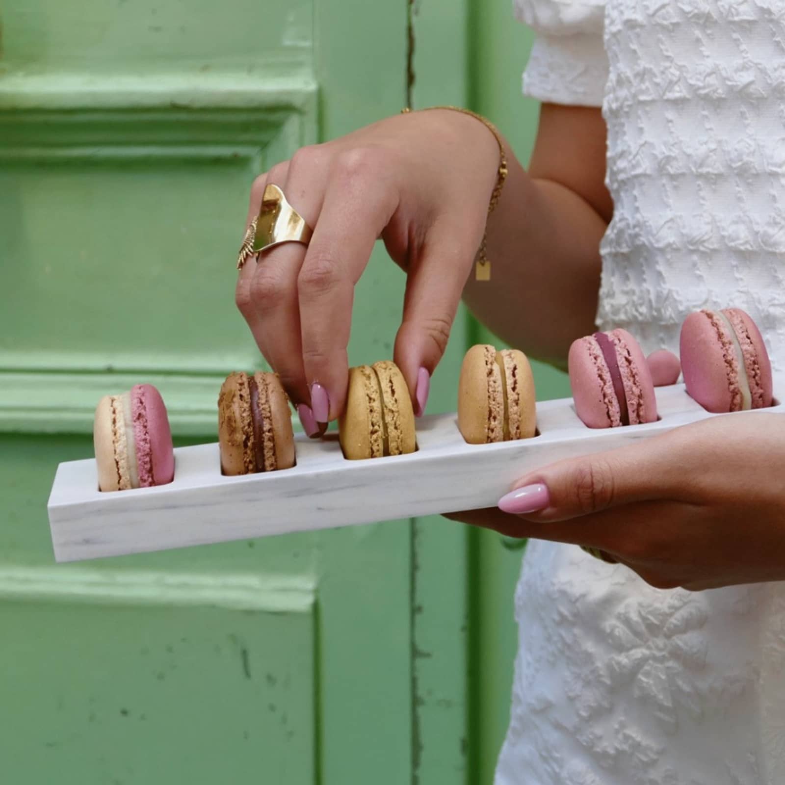 Arthylae-porte_macarons-pierre d'acrylique-Hospitality