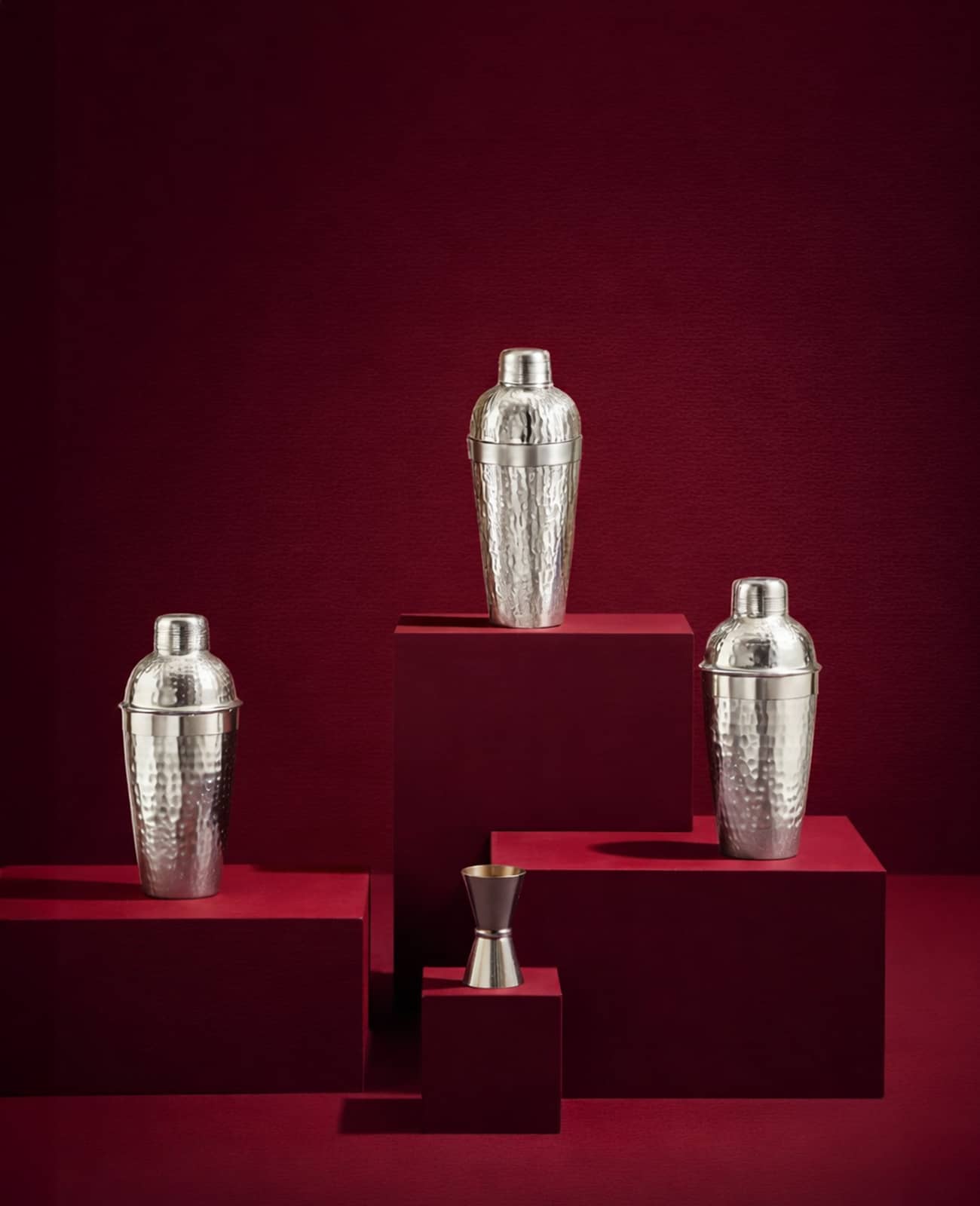 Arthylae-shaker-podium-hospitality