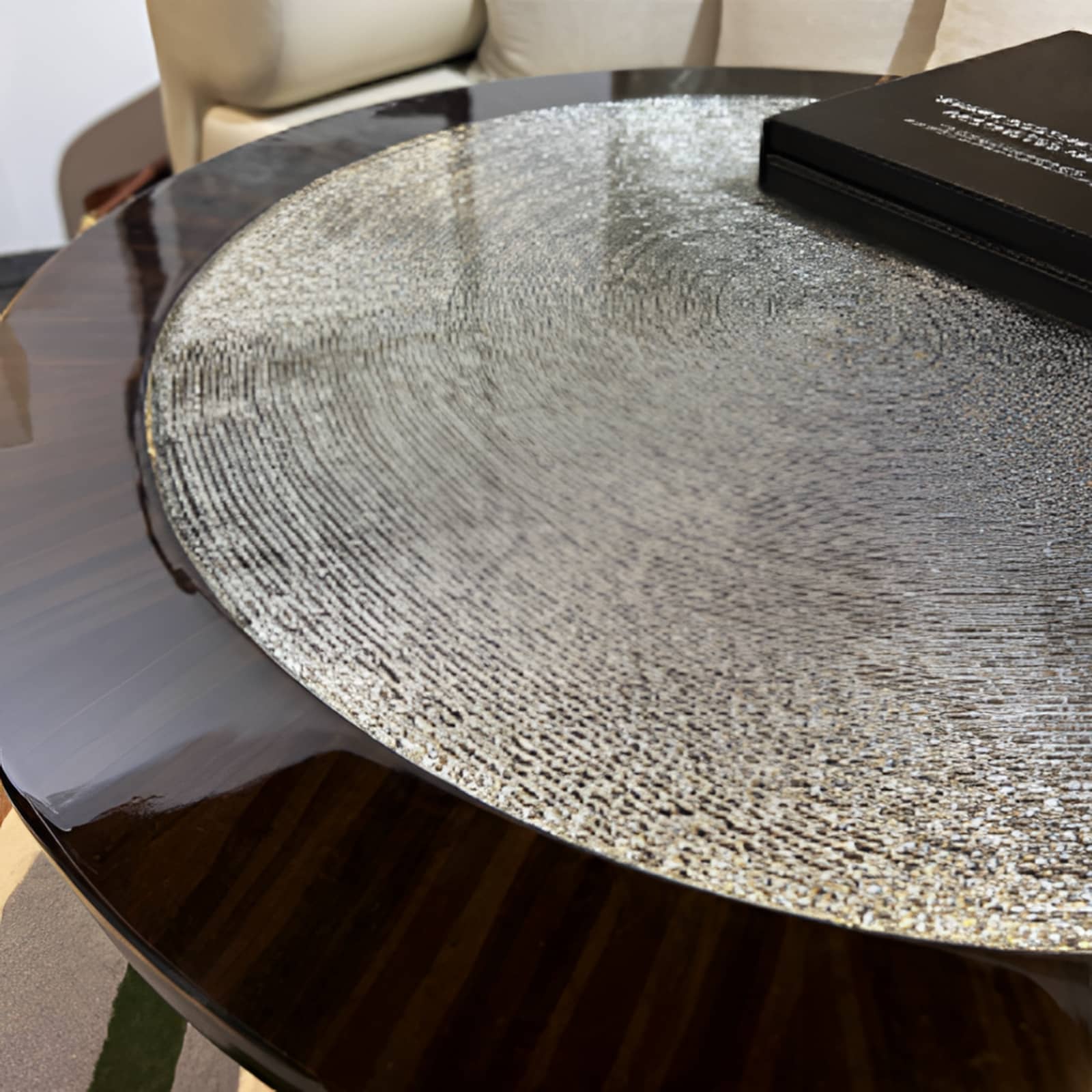 Arthylae-table-bois-Hospitality